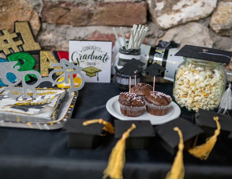 19 Graduation Party Food Ideas Your Guests Will Love!