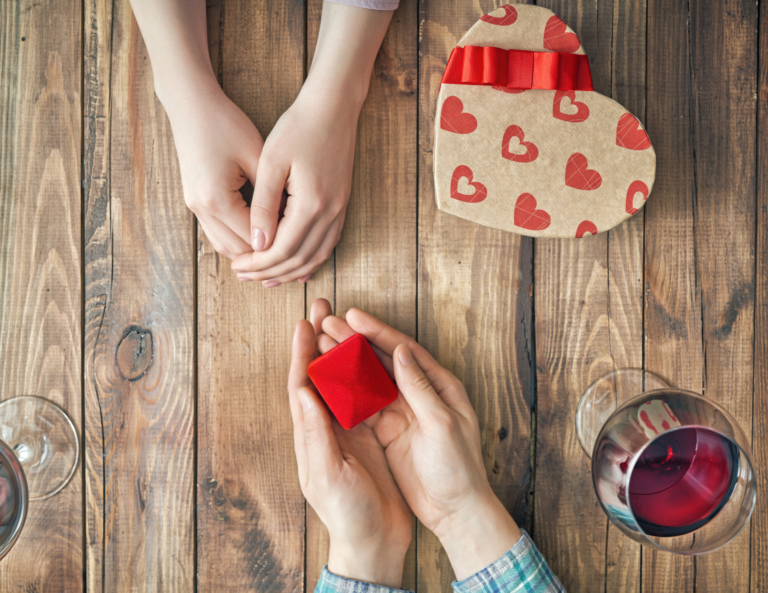 22+ Perfect Valentines Day Gift Ideas for Your Girlfriend!